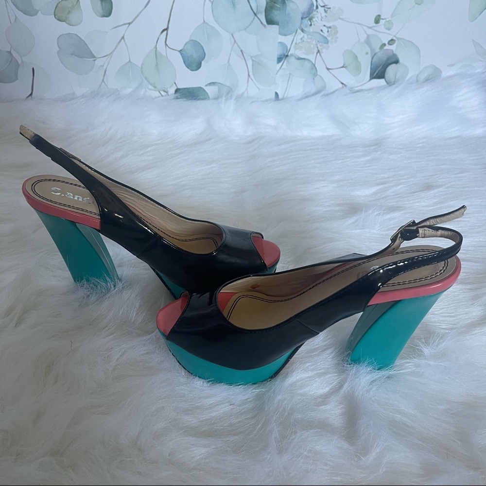 S. Angel pumps. High platform form. Size 7 (Euro 39).